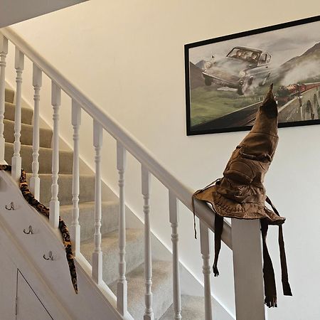 Magical Harry Potter Themed Home In Watford - Free Off-Street Parking Dış mekan fotoğraf