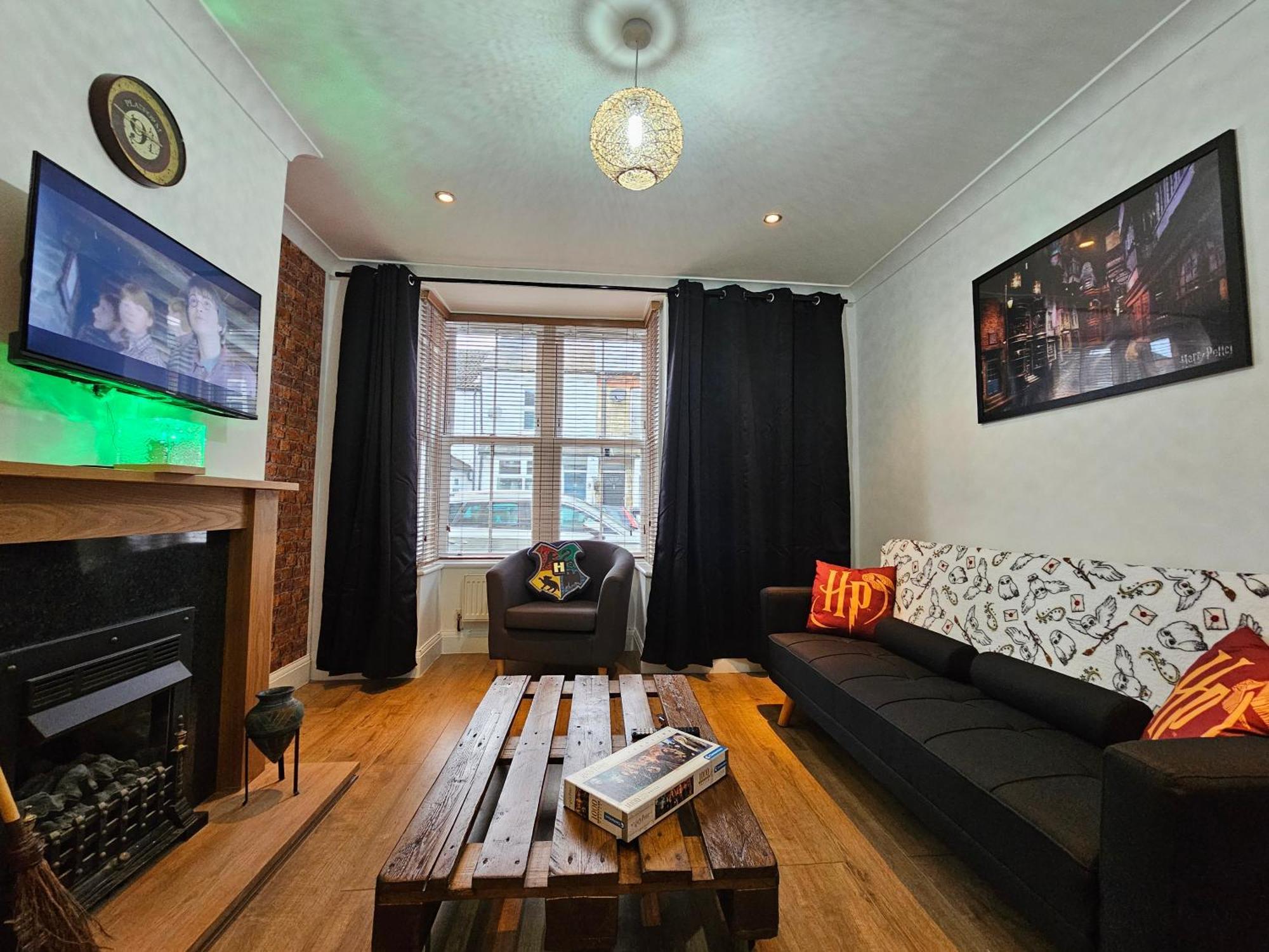 Magical Harry Potter Themed Home In Watford - Free Off-Street Parking Dış mekan fotoğraf