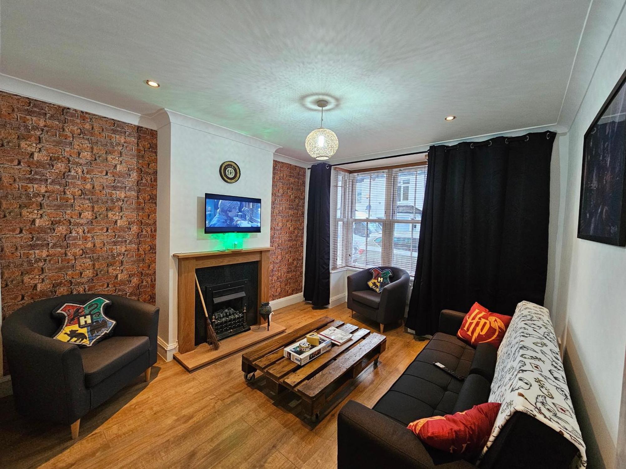 Magical Harry Potter Themed Home In Watford - Free Off-Street Parking Dış mekan fotoğraf