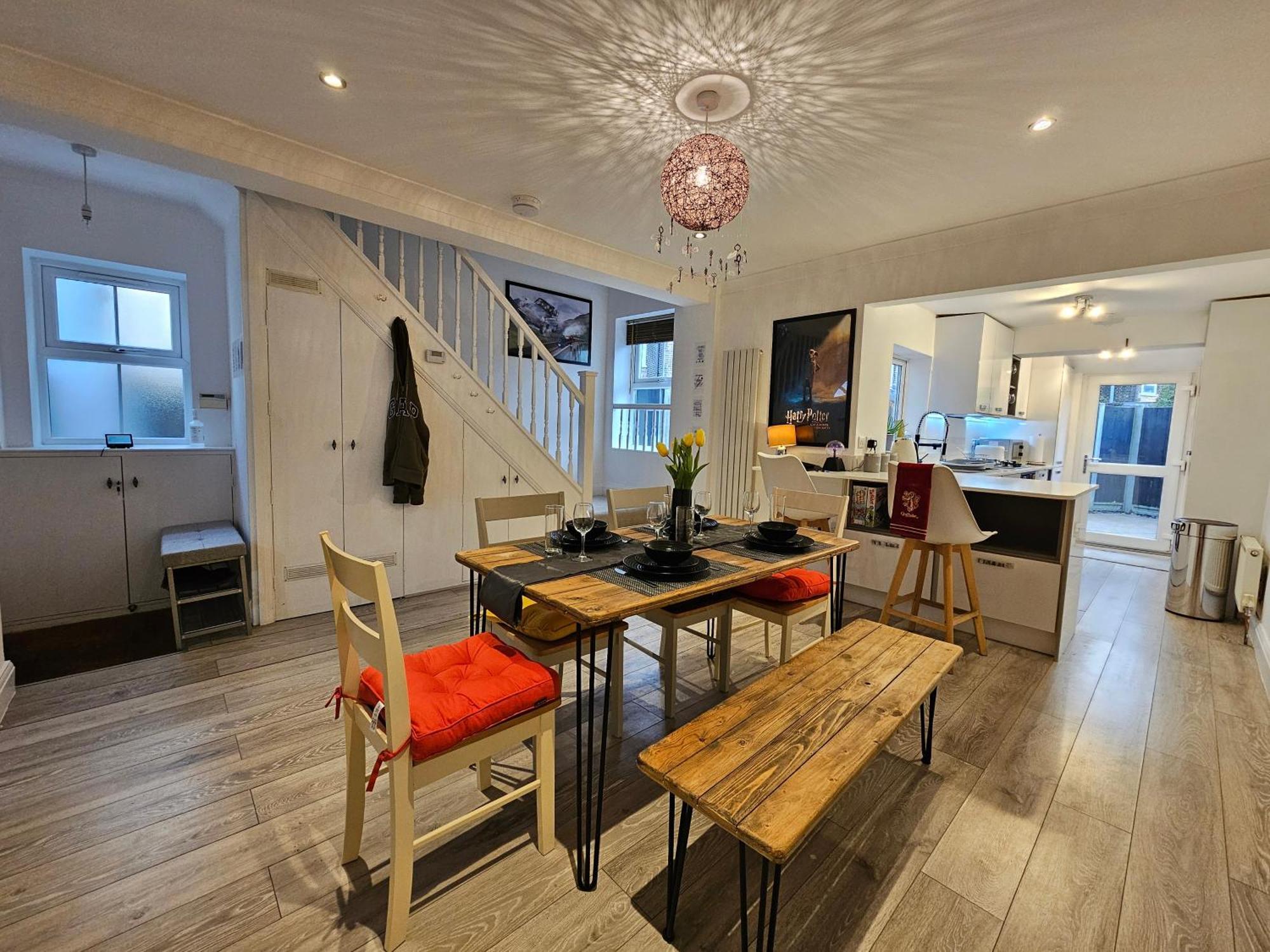 Magical Harry Potter Themed Home In Watford - Free Off-Street Parking Dış mekan fotoğraf