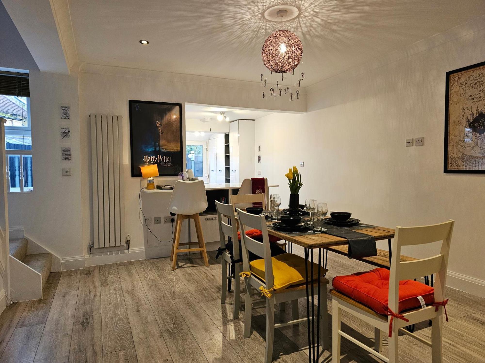 Magical Harry Potter Themed Home In Watford - Free Off-Street Parking Dış mekan fotoğraf