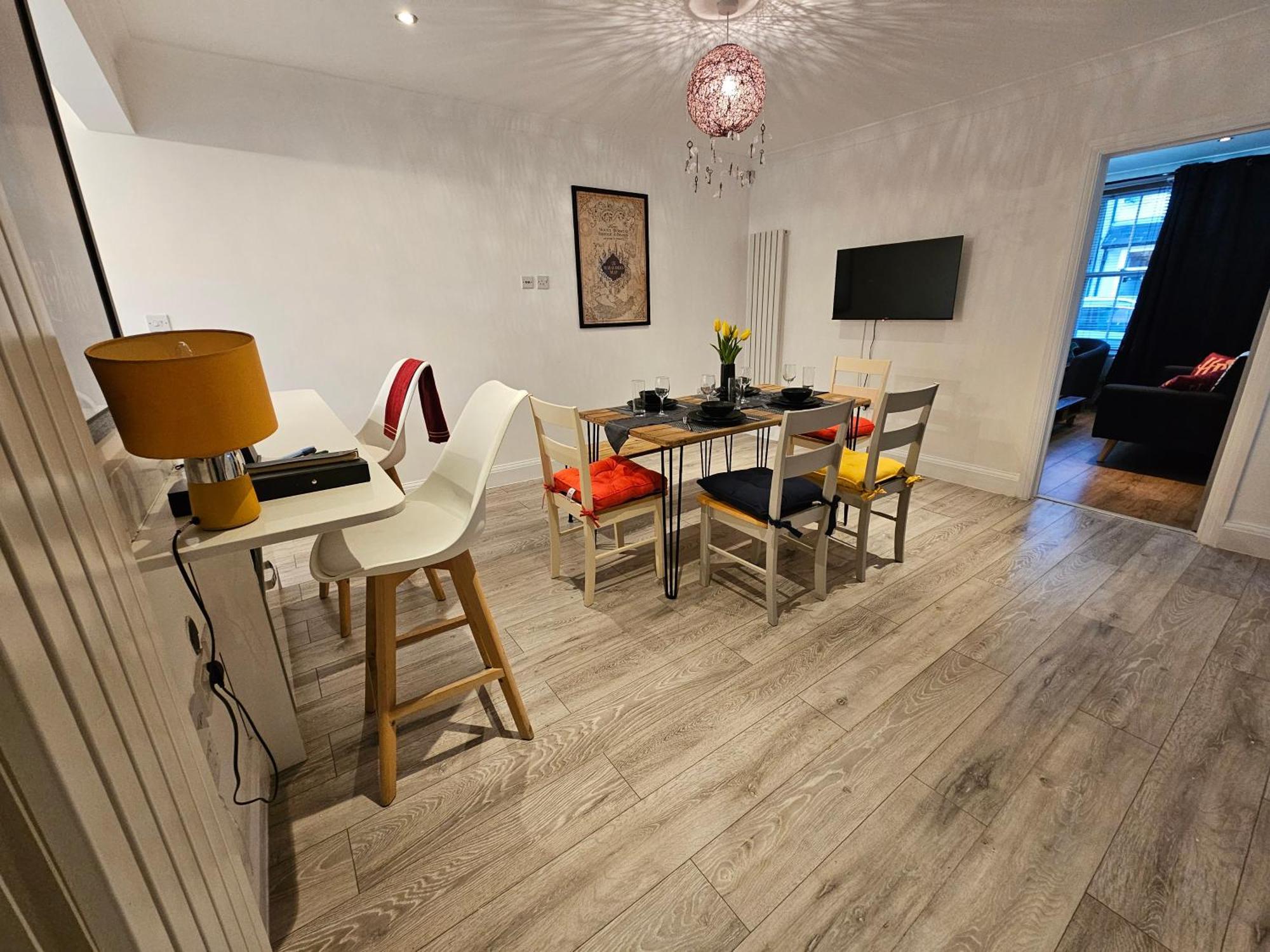 Magical Harry Potter Themed Home In Watford - Free Off-Street Parking Dış mekan fotoğraf