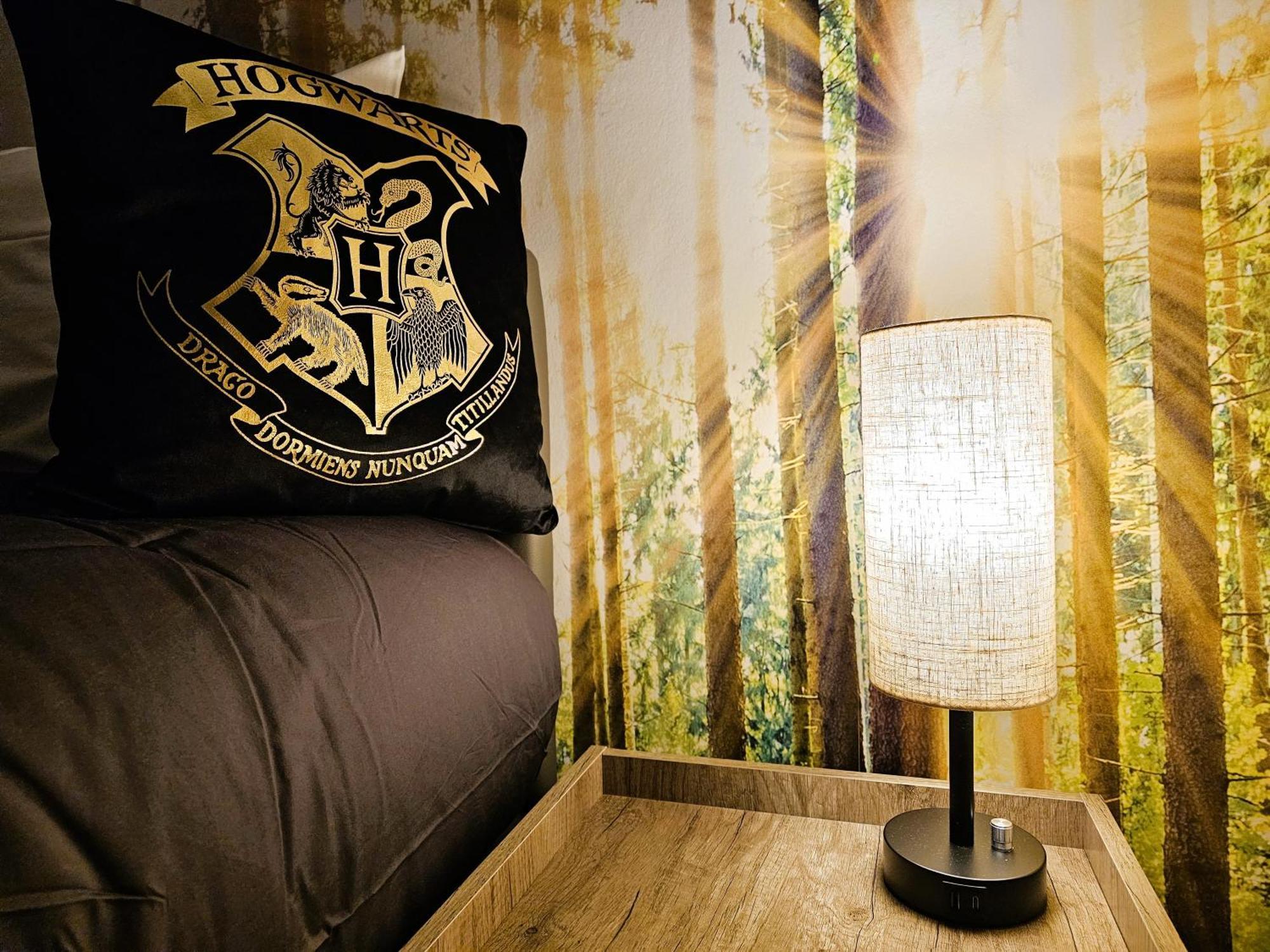Magical Harry Potter Themed Home In Watford - Free Off-Street Parking Dış mekan fotoğraf