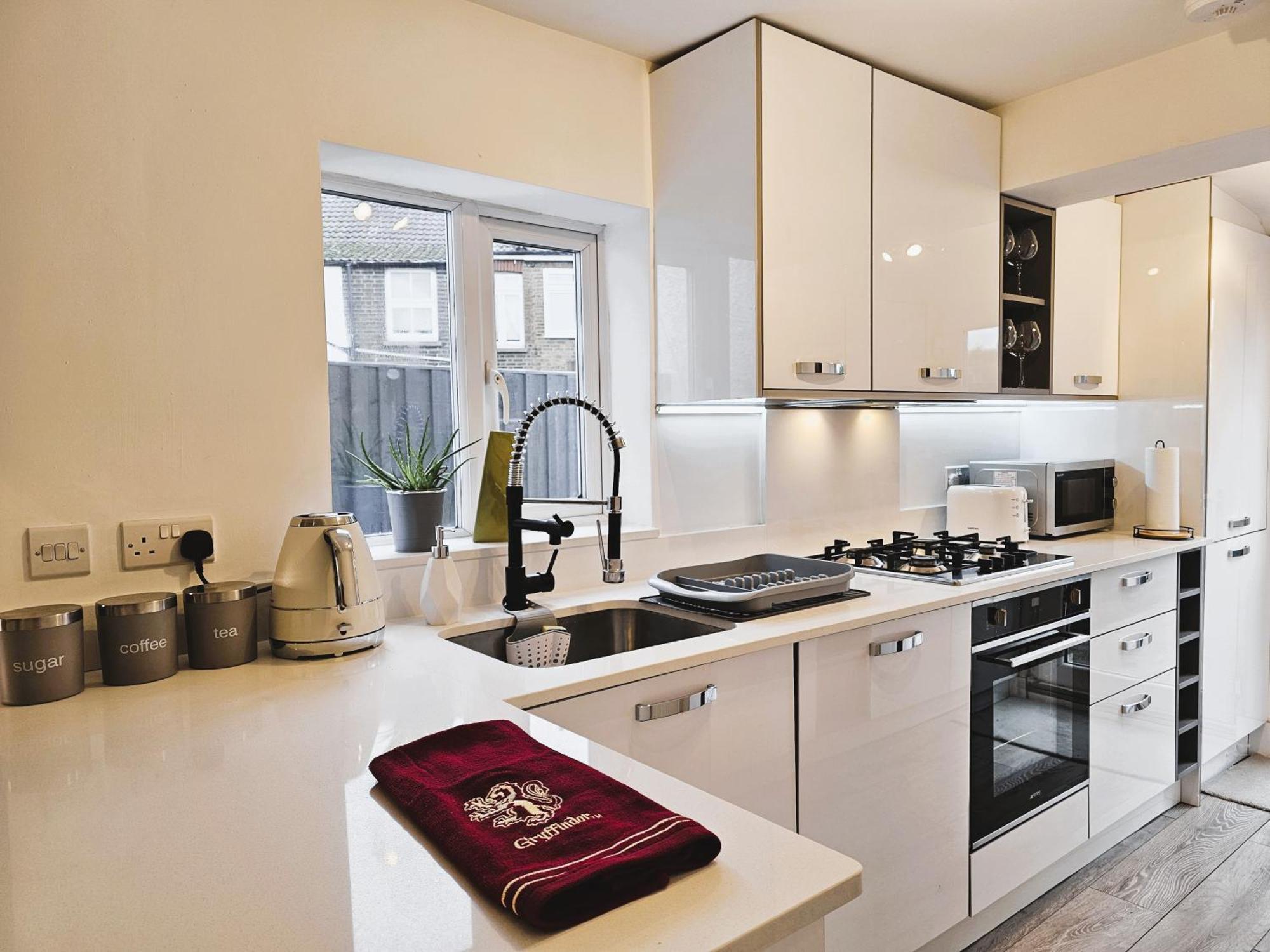 Magical Harry Potter Themed Home In Watford - Free Off-Street Parking Dış mekan fotoğraf