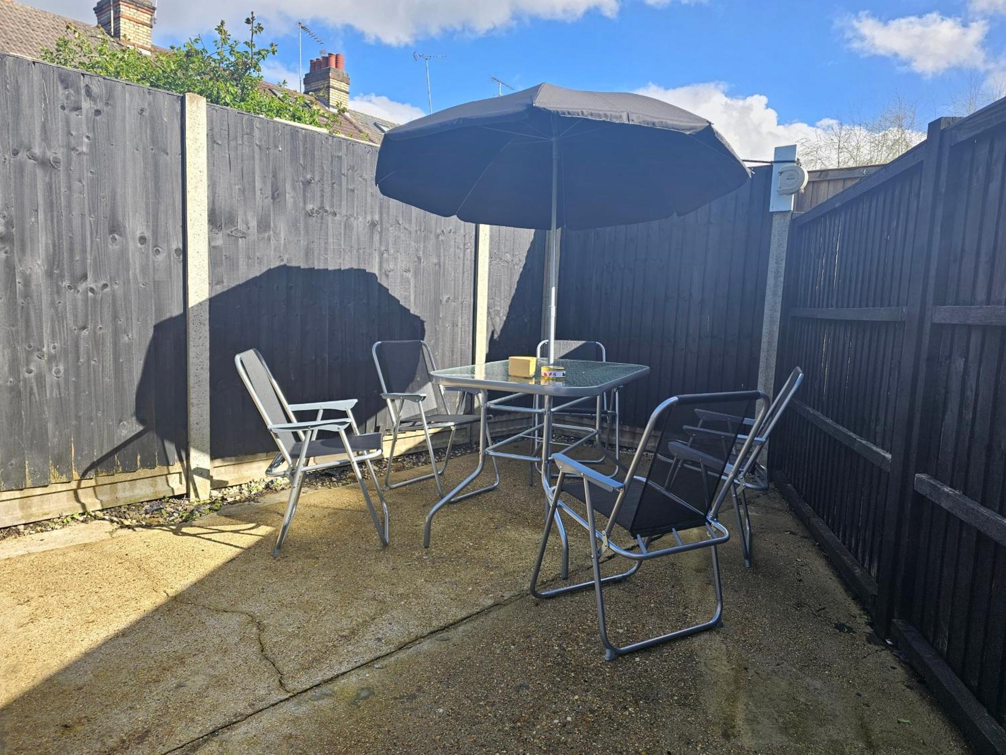 Magical Harry Potter Themed Home In Watford - Free Off-Street Parking Dış mekan fotoğraf
